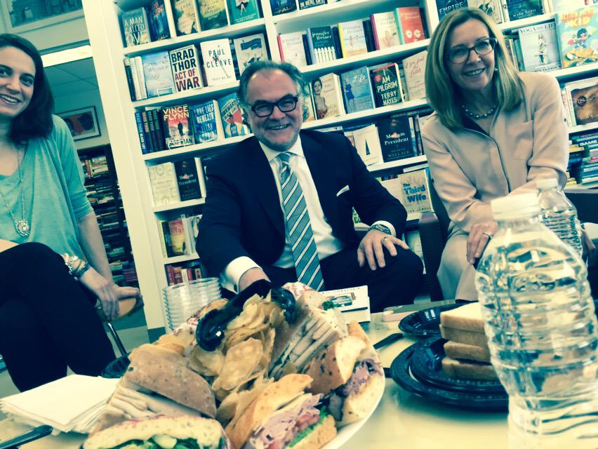 JenArnoldMD's tweet photo. I'm amazed by Zoey's photography talent! Zoey original during our meeting w/ @simonschuster #LifeIsShort http://t.co/XNuWtVc193