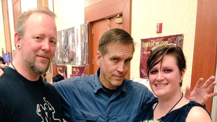 HorrorHoneys's tweet photo. Unexpected photo of @horrorhubby and I with @choptopmoseley at @crypticon 💙🔪 #crypt15 #crypticon http://t.co/QFMVcZF2Eo