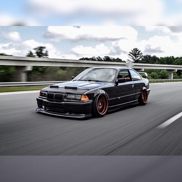 slammedbimmers's tweet photo. @its_black rolling too clean with the new wrap and wing #mobsquadfam by infamousm3 http://t.co/maI1xgcDZB
