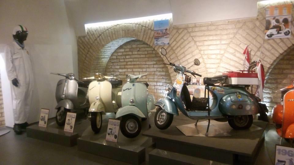 ScooterFanatics's tweet photo. Dari jogja ke museum vespa di Itali. Salut buat Andy Leaano http://t.co/fsofEkP5fJ