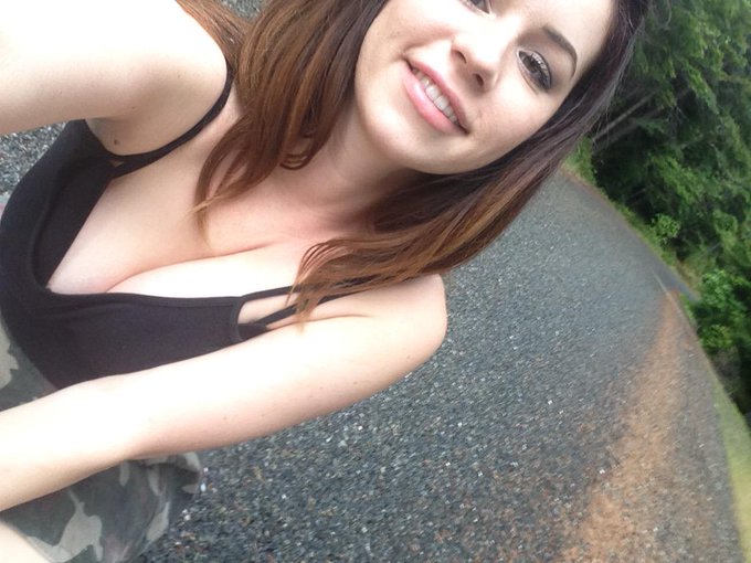 Peeing outside! The rest of the pics are best☺️ http://t.co/adiZ2XQwHX<a href="/tag/alpha"class="tags"><span>#alpha</span></a><a href="/tag/yearoffhedragon"class="tags"><span>#yearoffhedragon</span></a>