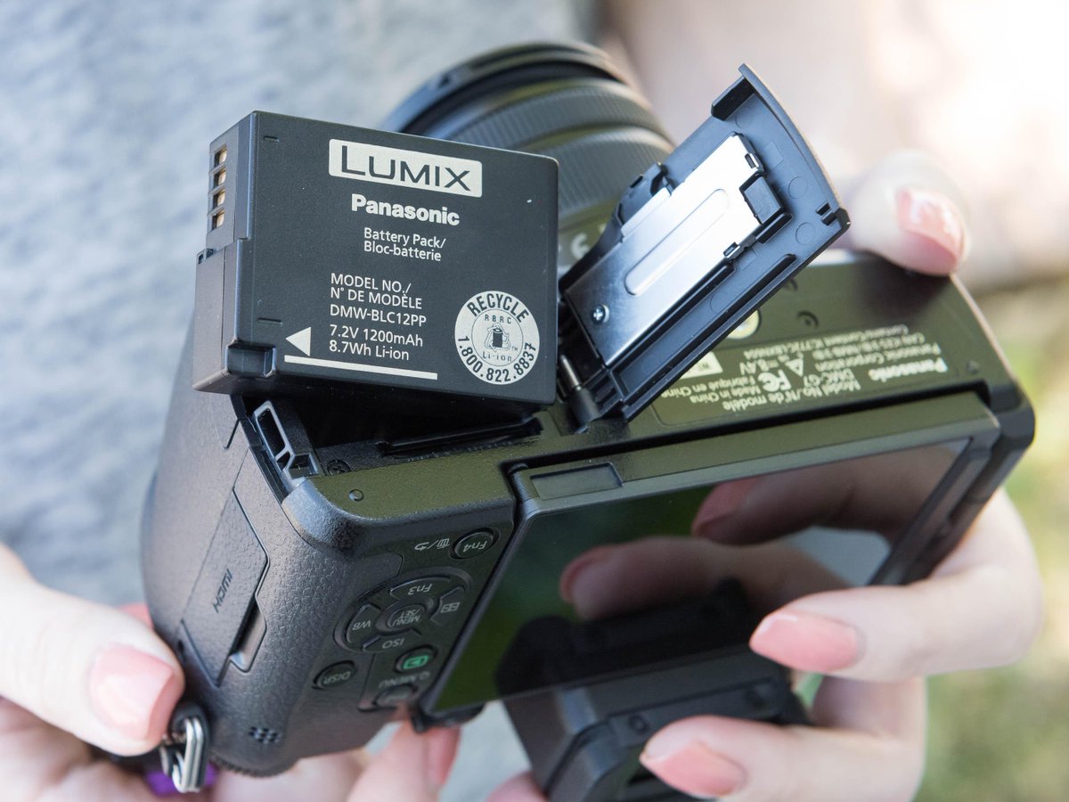 PhotoLeet's tweet image. New, promising #Panasonic #interchangeablelens #camera, announced last week - #PanasonicG7 (photoleet.com/panasonic-laun…):