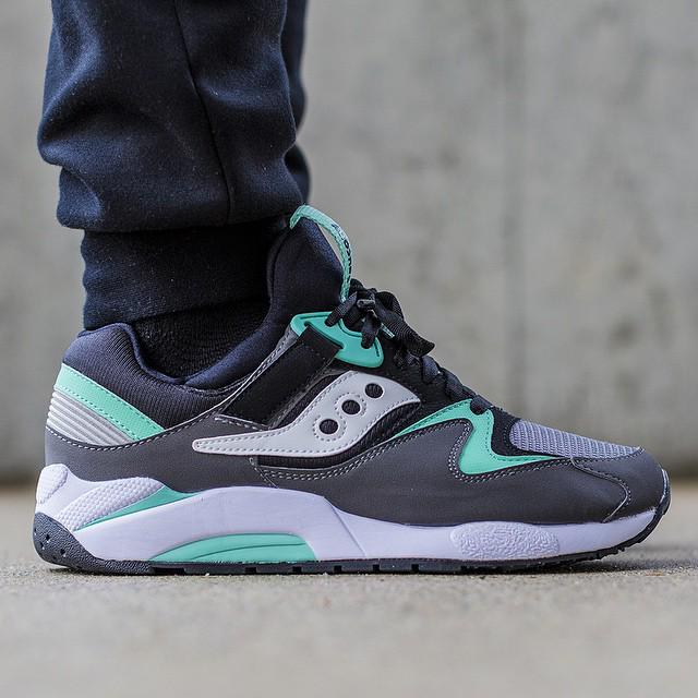 saucony grid 9000 reverse mint