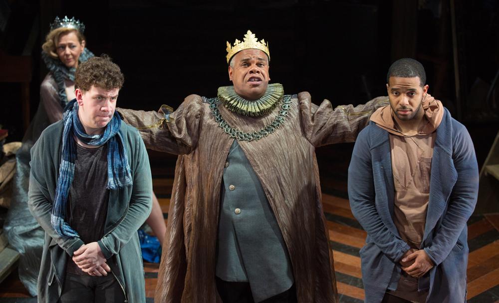 FolgerLibrary's tweet photo. "Rosencrantz and Guildenstern Are Dead" has been extended through June 28! Tickets: http://t.co/N2K4FFIGcr #FolgerRG http://t.co/PkrL0aUzMx