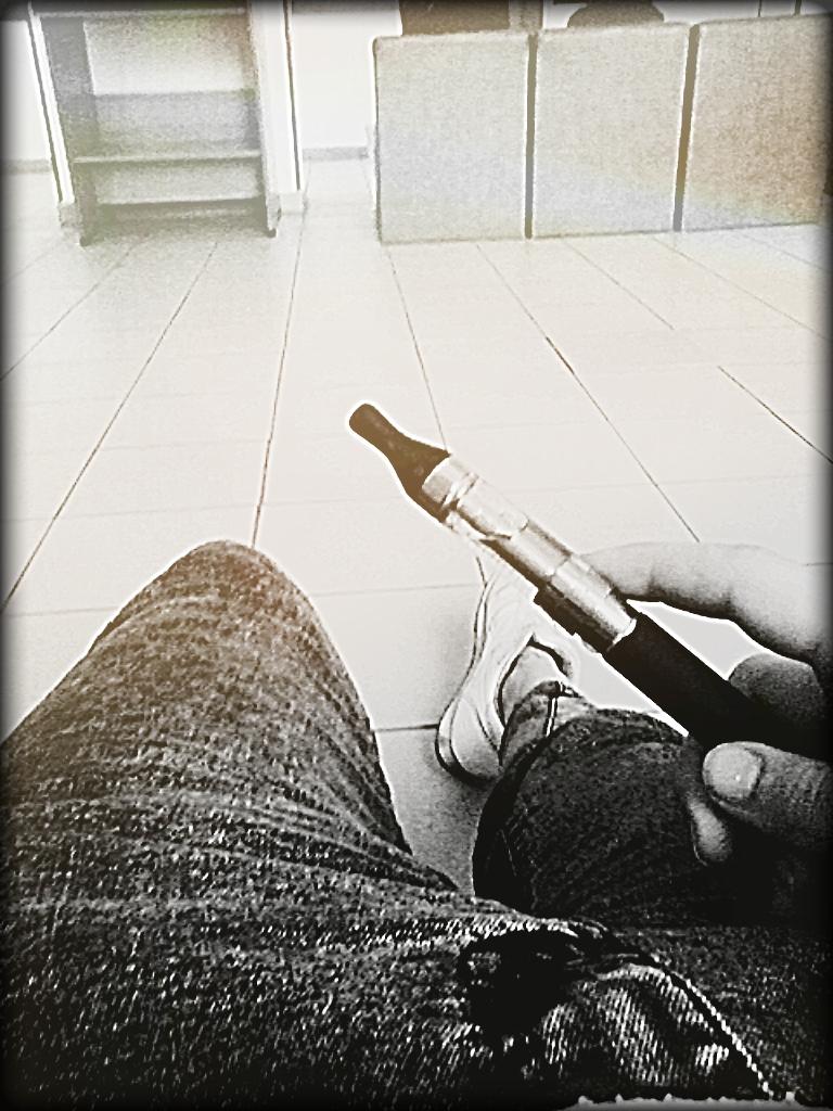 anonimka40's tweet photo. ...Час скуки.... http://t.co/eXRvOQTgxL