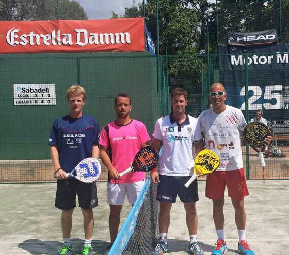 FCatalanaPadel's tweet photo. La parella @jordiju10 #DLuque s’enduen l’ #OrFCP del @JuniorSportSpa al guanyar 3/6 6/3 6/4 a @tonibuenog @Josuepadel http://t.co/6sTWKFgokI