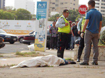 ReporteYa's tweet photo. #25M Riña en cola por productos deja un hombre muerto en Margarita  http://t.co/ljAH2TtOaS http://t.co/DJPJBPIIRM vía @superconfirmado