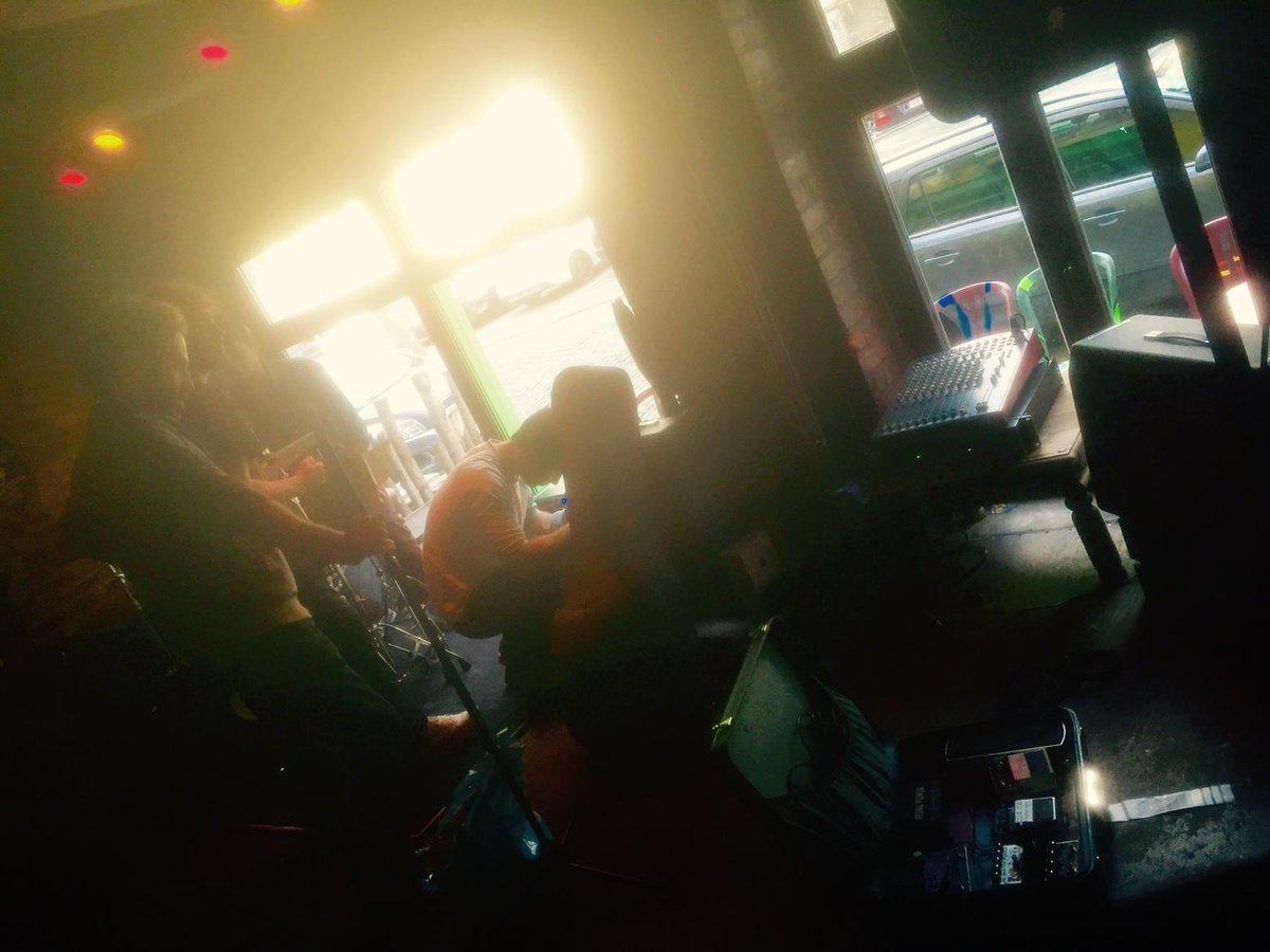 AfsnisCafe's tweet photo. Setting up for Blind Willies!
Starts Around 21.00
@williesband http://t.co/QmjOBAOJ9v
