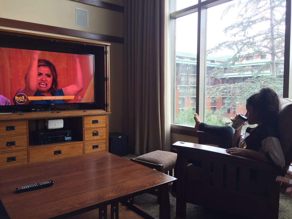 raylineperez's tweet photo. Watching my fav comedian/actress @cristela9 last day in my Disney Villa #disneyvacationclub #Cristela #imisscristela http://t.co/2mj8pkN9dN