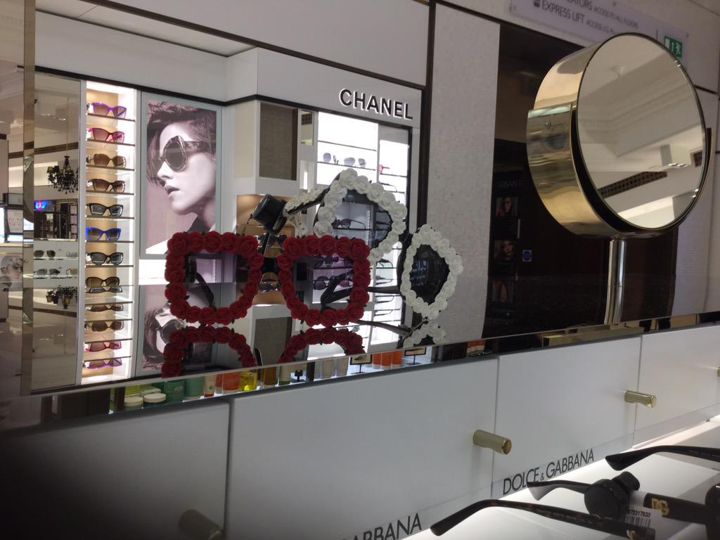 TeamMargo's tweet photo. @LUXclusives @queenofspecs #LuxotticaFirst sold! http://t.co/9Lio3plorK