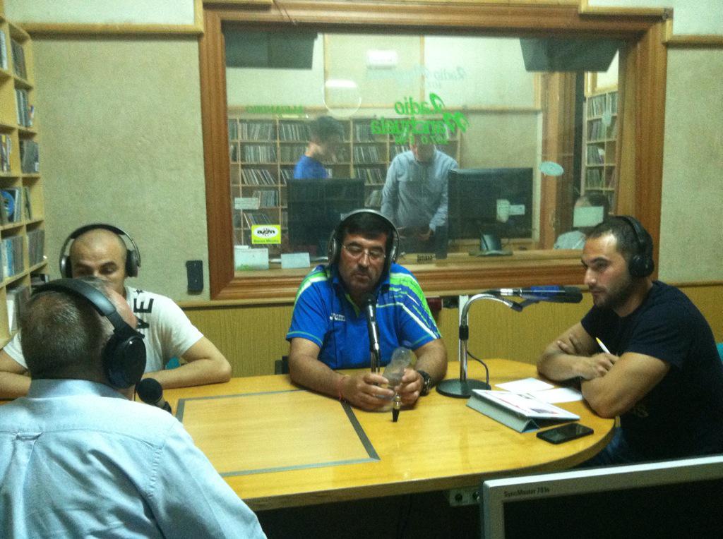 cesargbartender's tweet photo. @DeporComarcal Esta pasando ahora mismo! Bicar confirmando su compromiso con el @AtleticoIbanesB .. http://t.co/nBaFe498Ad
