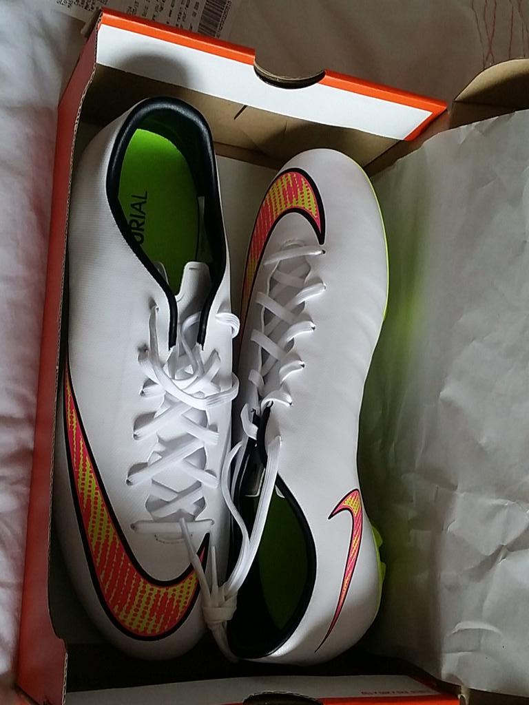 jasingh's tweet image. Can't wait until tomorrow...playing football at @Arsenal :)