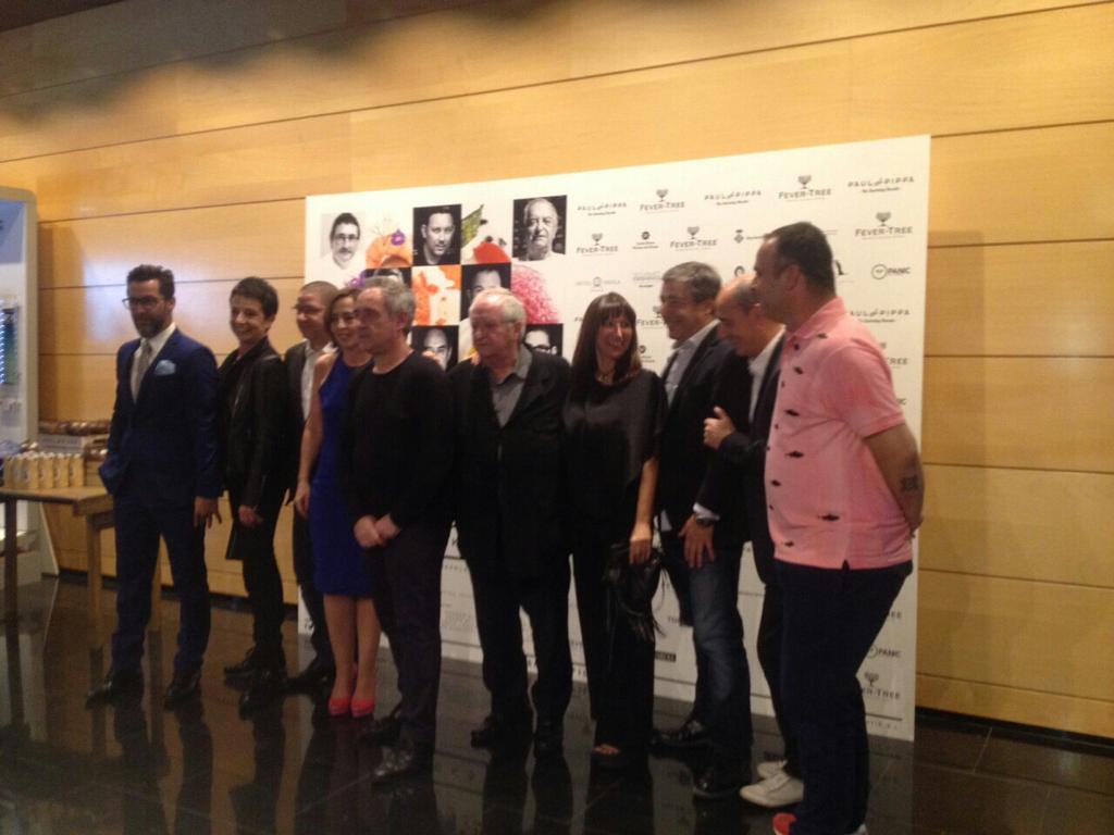 SnacksFilm's tweet photo. "Se atrevieron a crear con libertad y lograron cambiar el rumbo de la cocina para siempre" #snacksfilm @ferranadria http://t.co/8buhwWKuPa