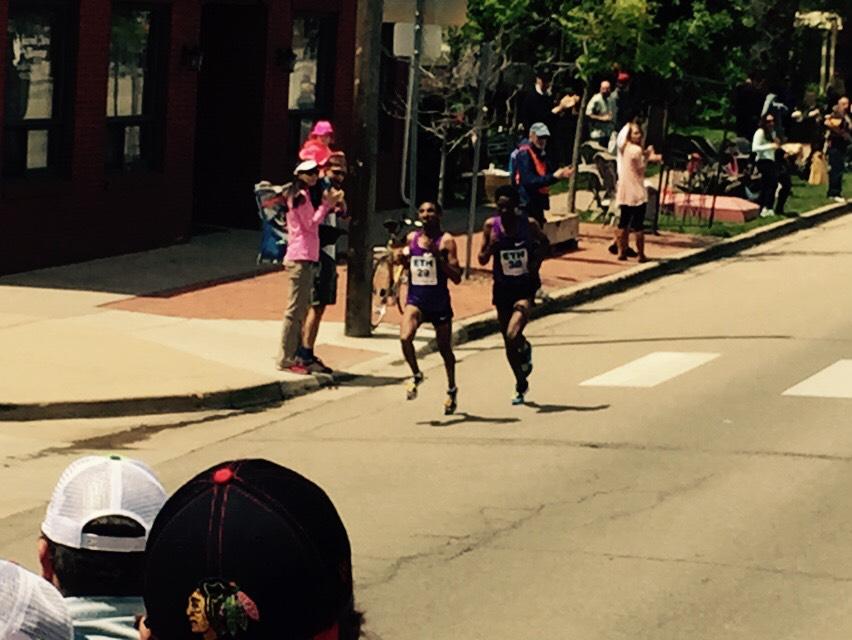 PossoSports's tweet image. Still 2 Ethiopians battling for win of #BolderBoulder10k. Hit 5 mile in 23:27
