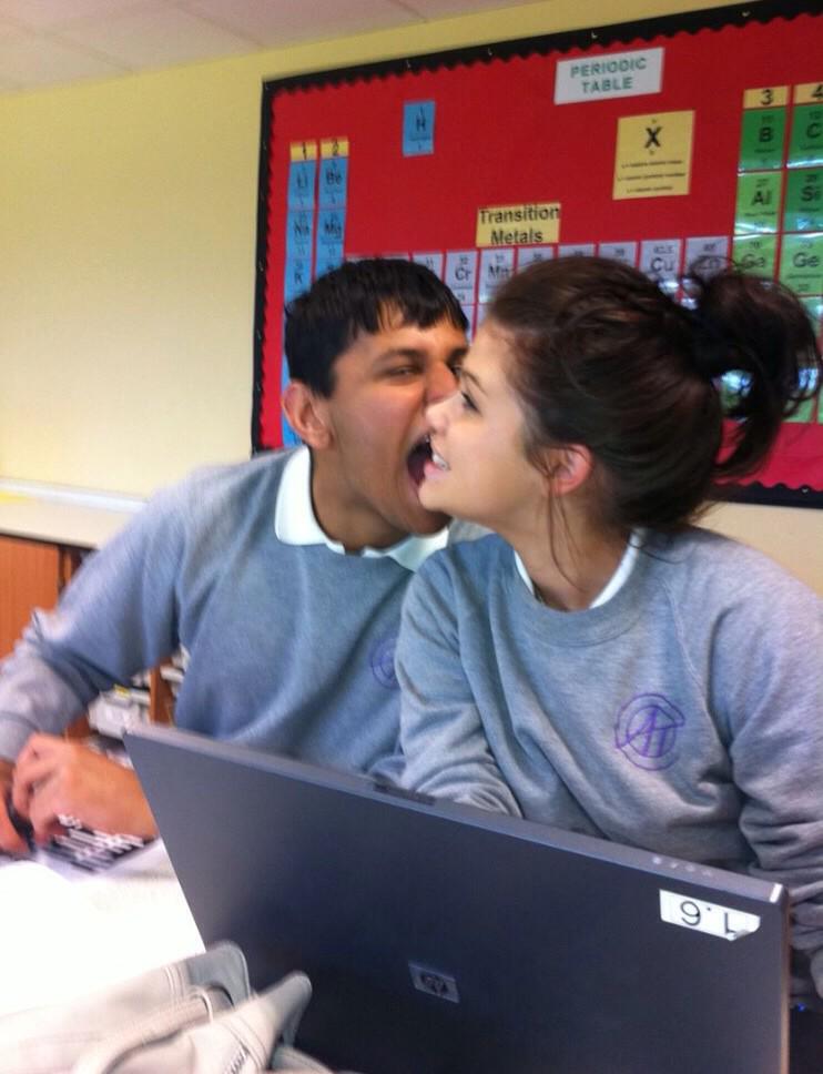 elouisa_c's tweet photo. @HarnamSingh5 look what I've found 😂 http://t.co/y23WG31GvA