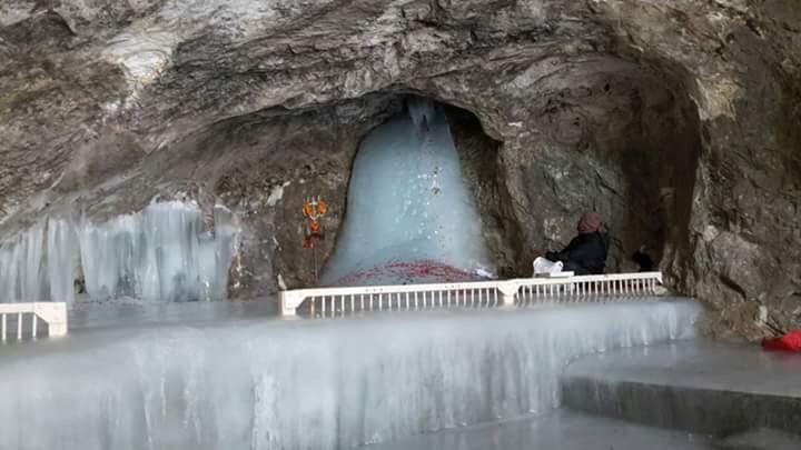 dcguptaews's tweet photo. ऊँ त्रयंबकम् यजामहे सुगन्धिम् पुष्टिवर्धनम्
ऊर्वारूक्मिव बंधनान् मृत्युर्मुक्षीय मामृतात्
ऊँ जय अमरनाथ। http://t.co/JUfjigPbK2