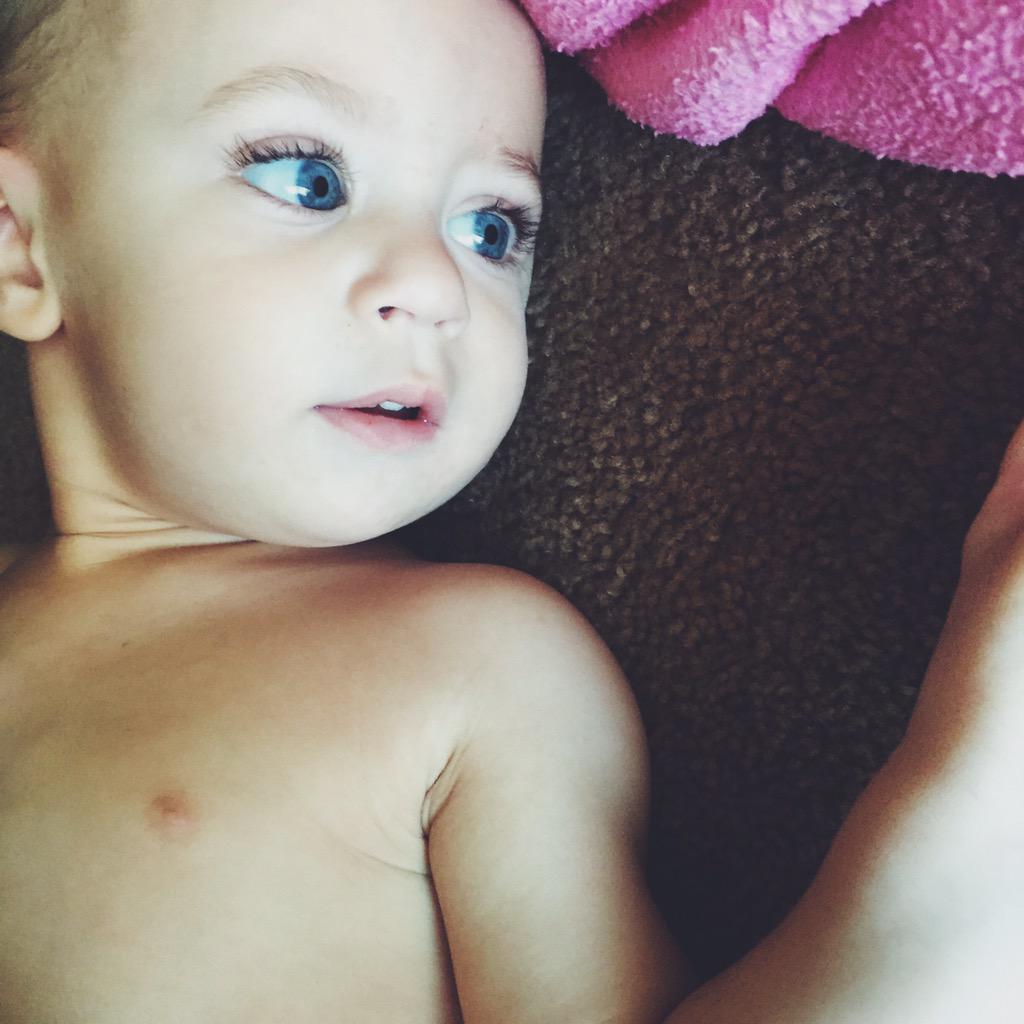 madisoncoppola's tweet photo. love playing peek-a-boo with my best friend💙 http://t.co/Qle2jojI98
