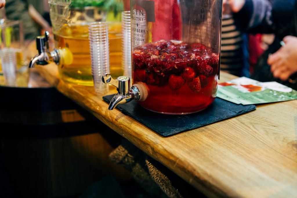 TheGinBothy's tweet photo. Great 4 days at @IdealHome_Scot - thanks to the new #bothyloons & #bothylassies for their support! #bothymadness http://t.co/gDymGyuIrs