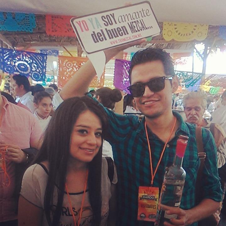 TierMezcal's tweet photo. "@VeroBourdon: #AmantesDelBuenMezcal #DardoDF @Amigosdelmezcal @TierMezcal http://t.co/I3Sl8jctXz"// Ellos no se perdieron Dardo y tú..?