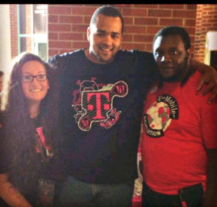 TMobDurham's tweet photo. @kaygracem, Ricko, &amp; Jowarren at the @DurhamBulls game! You'll see us at a few more games this season! @TMobile ⚾️ http://t.co/6kz2VBLU6I