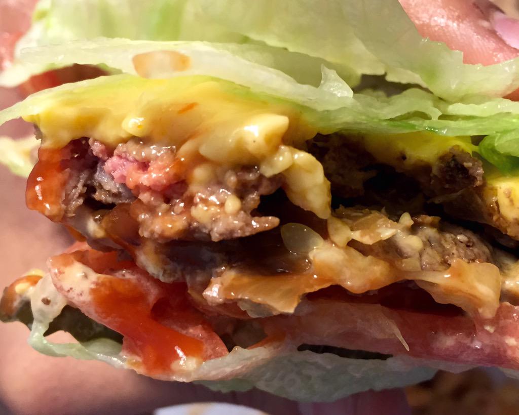 lindsayncurry's tweet photo. Saturdays lunch from @innoutburger in #TheColony,TX #undercookedbeef #poorexecutionbutdelicious http://t.co/QcpU5e0ulB