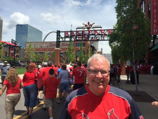 wescast's tweet photo. Thankful to celebrate the simple joys of freedom in all American way supporting St Louis Cardinals#Memorial Day http://t.co/JOYqMbf1yn