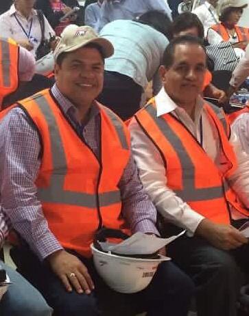 PldHoy's tweet photo. Dios los cría y el diablo los junta @TobiasCrespo @AlejandroJerezE http://t.co/Hu2MxqB16Z