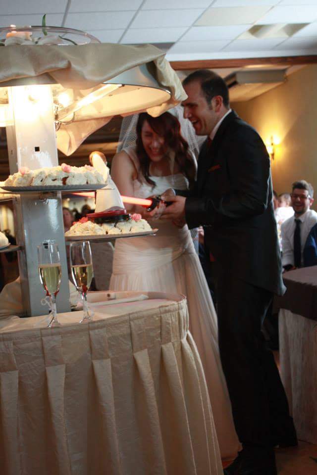 patduckies's tweet photo. Hoy es el #DiaDelOrgulloFriki y no puedo más que recordar el #momentazo de la boda. @pablocmc #bodafriki http://t.co/dd1nX12FOh