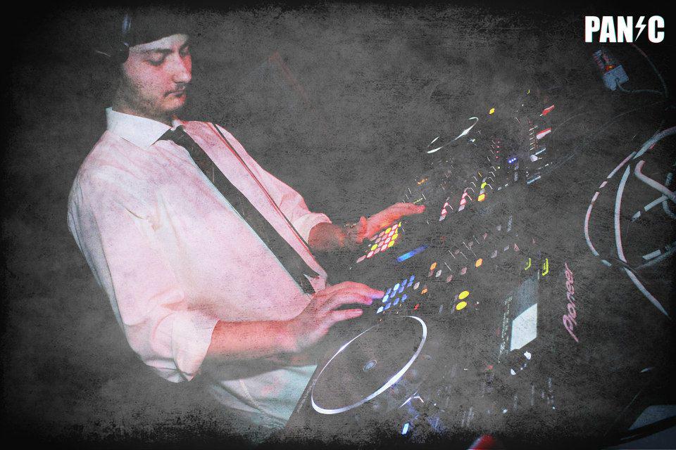 MINUXISX's tweet photo. Panic , Closing Winter Session . DuelBeat (Naples - Italy) http://t.co/KKbVh4s5fi