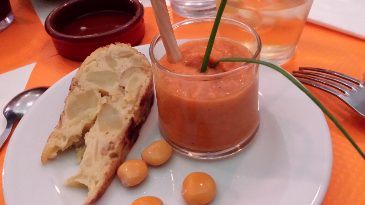 CathCervoni's tweet photo. Convivialité et gourmandise : mon top des restau à tapas à #Lyon avec #CityGuide_FR Le soleil est à table ;) http://t.co/iCIe6ExEDK