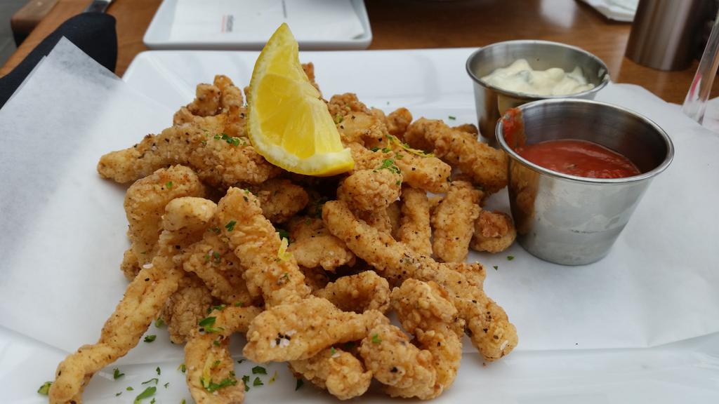 ButlersKitchen7's tweet photo. #calamari #Milestone #Vancouver http://t.co/bz71YGcgyT