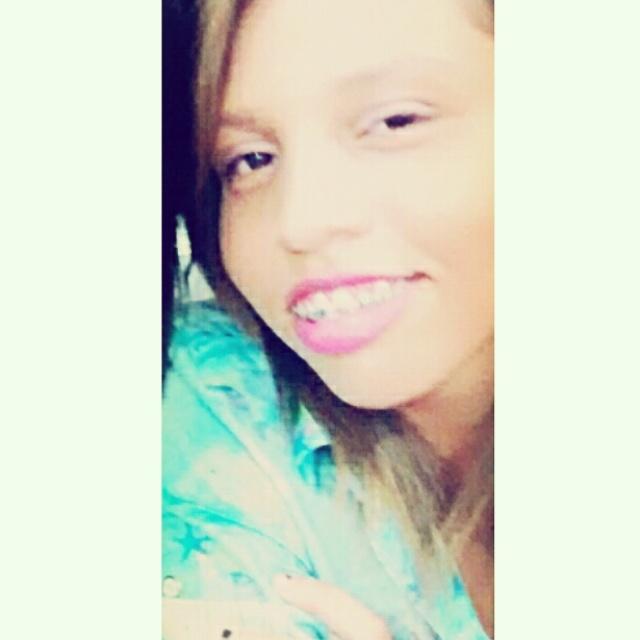 karolmilk01's tweet photo. Ao escrever a história de sua vida, não deixe ninguém segurar a caneta. http://t.co/E6mcq2g76y