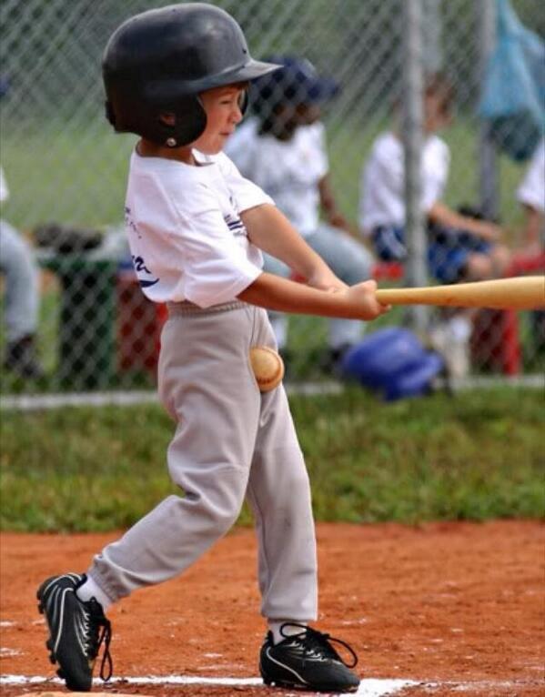 cleytu's tweet photo. eu tentando praticar esportes http://t.co/bdVyiR3xof
