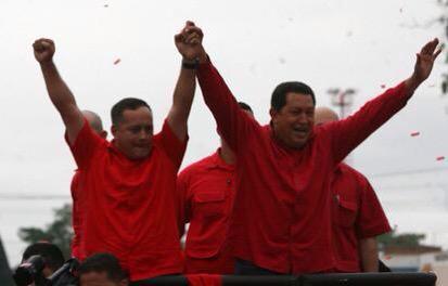 CuatroFWeb's tweet photo. ¡No podrán con nosotros ! #ApoyoContundenteADiosdado http://t.co/bT8LlQvnIA