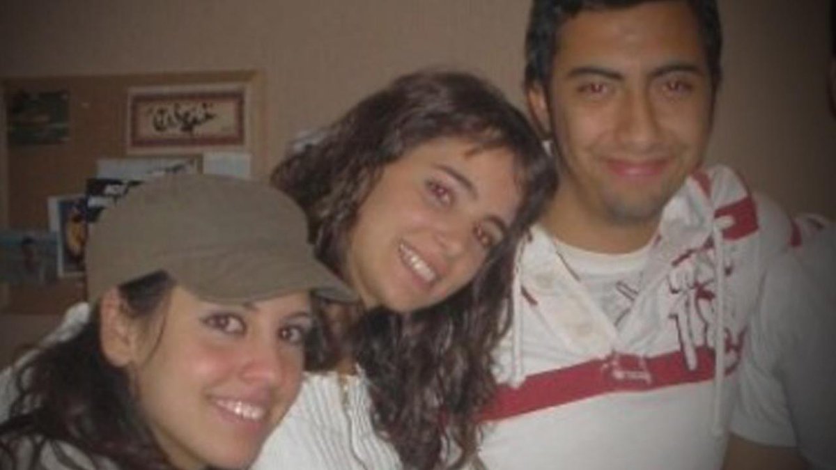 telehit_musica's tweet image. . @Laumontijano muy divertida con sus amigos, a los 17 años cuando estudiaba en la preparatoria #RetoBécalos