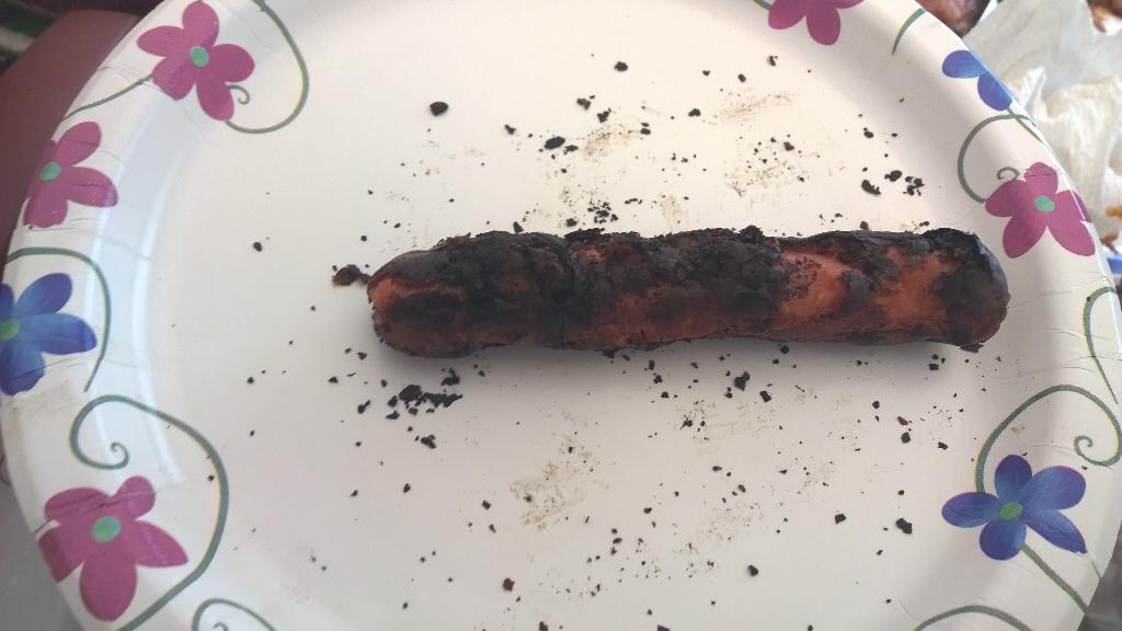 ROFL I can make #FallOffTheBoneRibs yet ruin hotdogs. They were so burnt on one side I had to scrape off the char. 😜