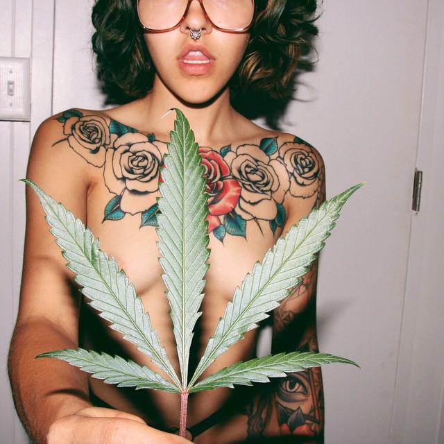 nude model smoking weed farrah fawcett hot gifs