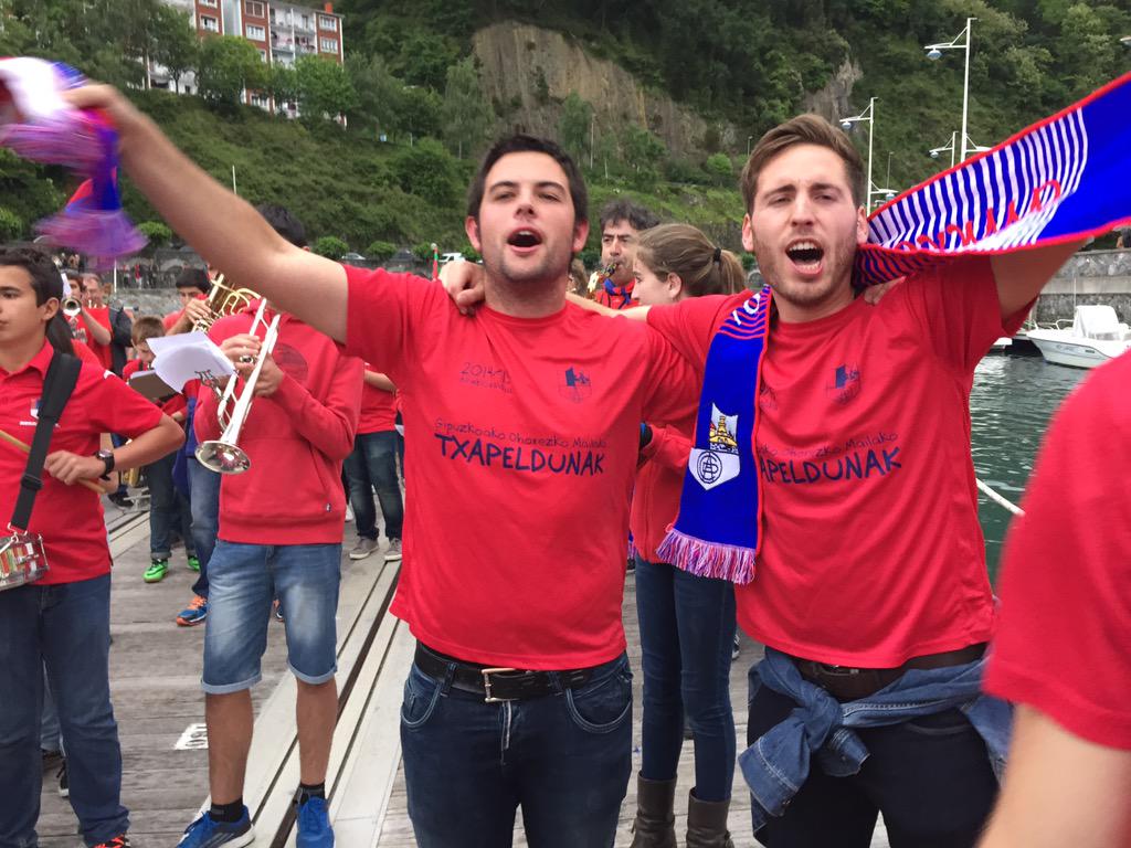 Mikel_Santiso's tweet photo. Hau bixi al ixati ezileikelako diruaz ordainddu!
Aurrera beti Aurrera!
#AupaAurrera 🔴🔵🔴🔵🔴🔵🔴 http://t.co/EkEKVSTgkM