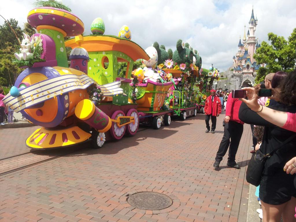 SMCC_Paris2015's tweet photo. Some pics of our day at Disney Land. http://t.co/eoYqzMd1ua