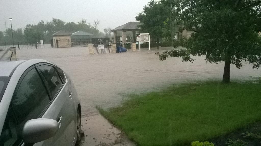 Flash flood 6"+ of rain NE of Austin, TX. RT adamkmcclure