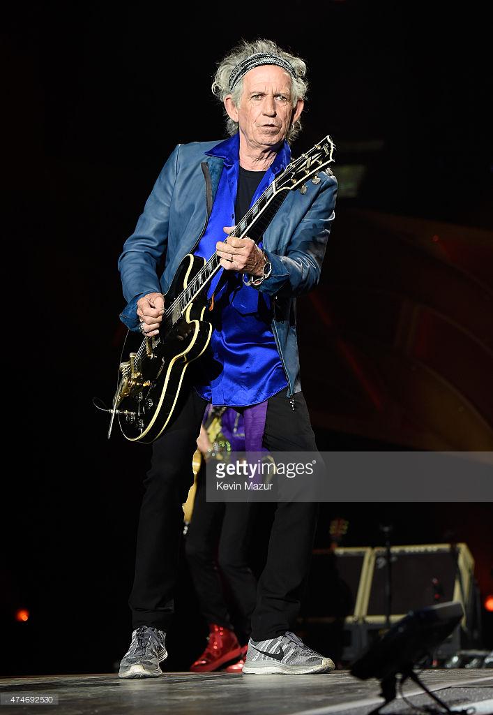 rollingstonesba's tweet photo. ¡Soberbia actuación de los @RollingStones y clase maestra de @officialKeef en el dia de ayer! #StonesSD #StonesZip http://t.co/TBJ3DAnUUh