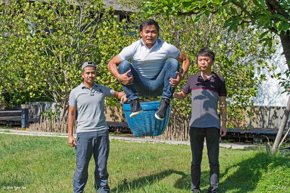tonyjaaofficial's tweet photo. An easy two point basket. http://t.co/wgO3WCedZy