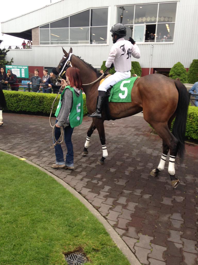 Great time <a href="/EmeraldDowns/">Emerald Downs</a> today :) #horseracing #emeralddowns