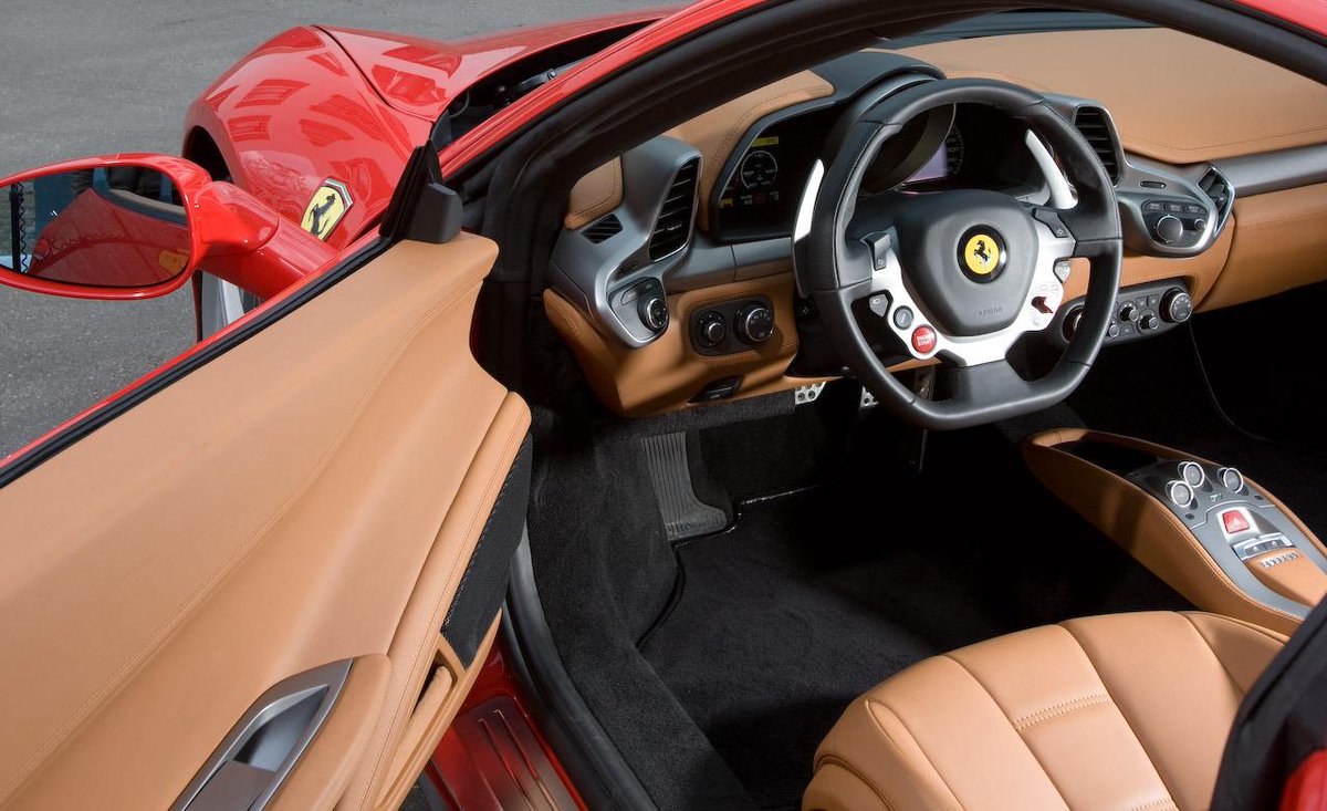TheNiceInterior's tweet photo. ferrari 458 italia http://t.co/Z5xkQuEG7T