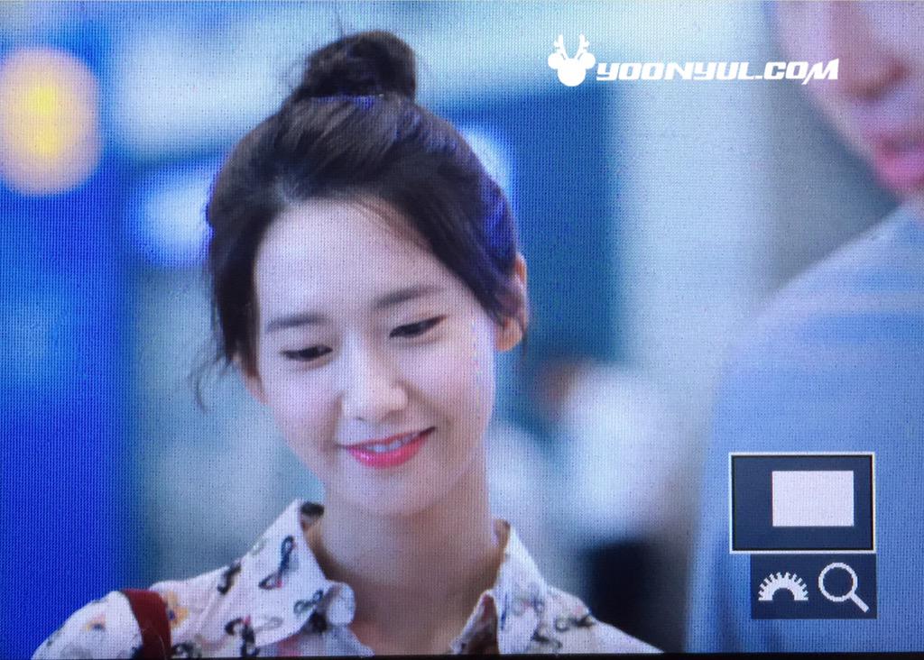 [PIC][26-05-2015]YoonA trở về Hàn Quốc vào trưa nay CF539l4UgAAuIDH