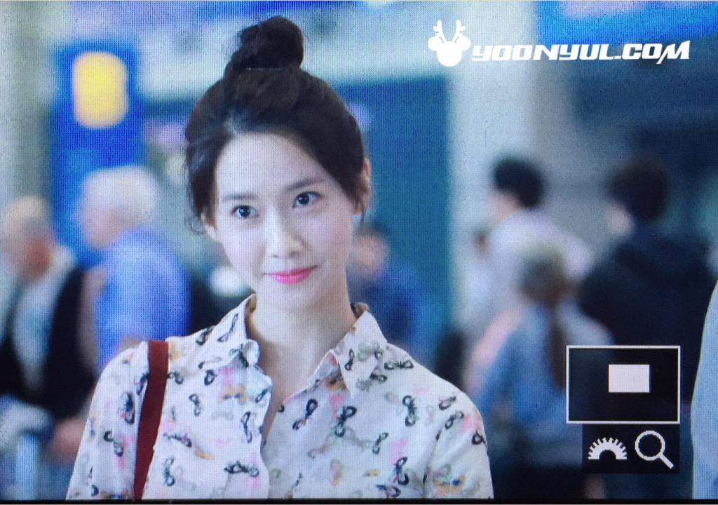[PIC][26-05-2015]YoonA trở về Hàn Quốc vào trưa nay CF539l5UMAEt24l