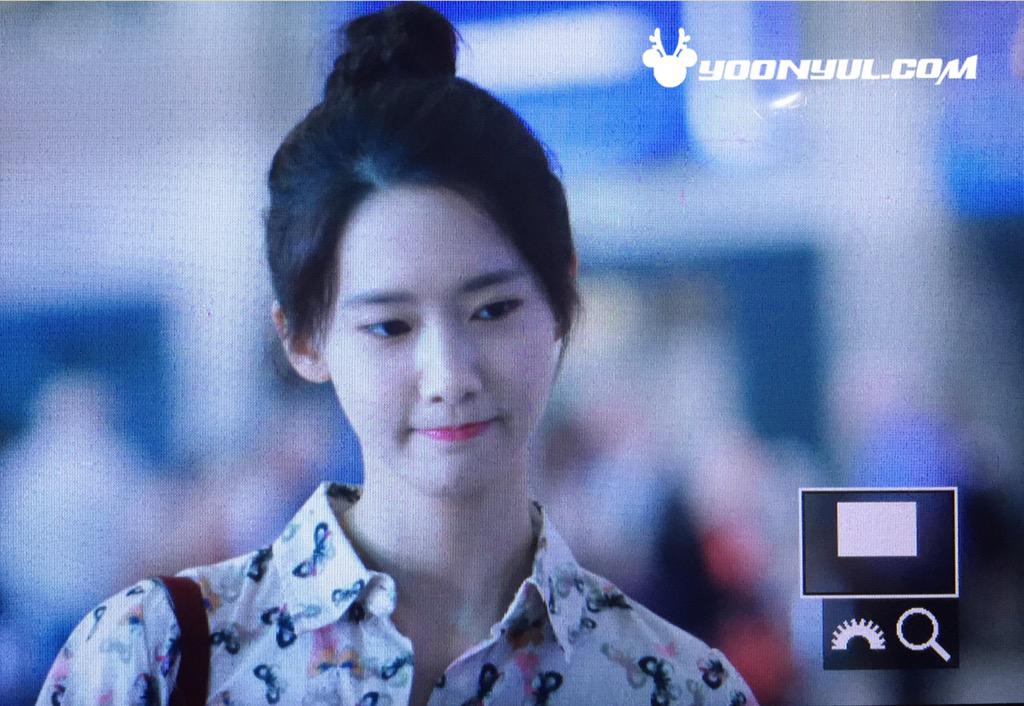 [PIC][26-05-2015]YoonA trở về Hàn Quốc vào trưa nay CF539o5UUAEb15x
