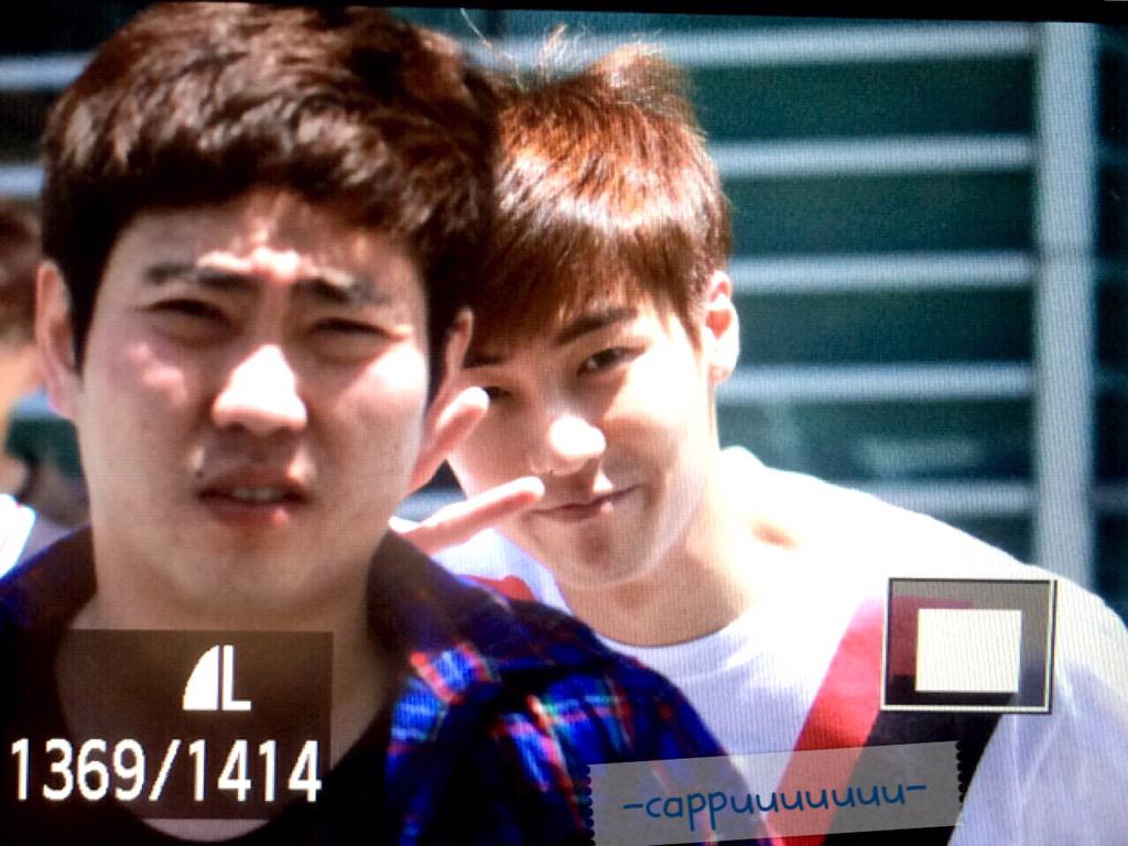 cappu_19921031's tweet photo. 150526 영스트리트 퇴근 #엔플라잉 #NFlying #이승협 #기가막혀 preview(2) ㅋㅋㅋㅋ 워야 ㅋㅋㅋㅋ 매니저오빠들도 귀여웤ㅋㅋㅋㅋ푸하하하핳 http://t.co/mFqdz3Yt57