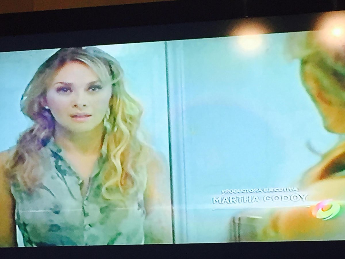aracelyarambula's tweet photo. #LosMiserables ✨🙋🏼🙆💝😘 http://t.co/9Ypv15yvLR