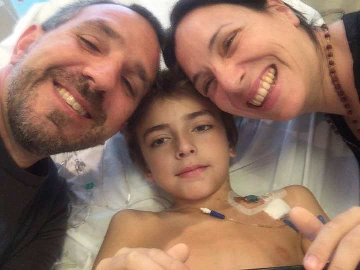 laliivolonte's tweet photo. @Mik3amigorena lucas de 8 años necesita trasplante de medula osea, plaqueta y sangre. Dirigirse al hosp italiano.RT http://t.co/Blb8TcWThR